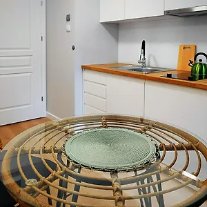 https://hugo-eden-apartments.krakowhotelspoland.com