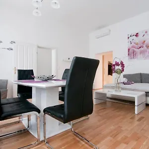 https://modern-central-and-beautiful-flat.vienna-besthotels.com