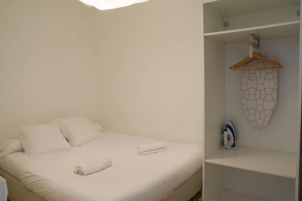 Barnapartments Basic Gracia Barselona Daire