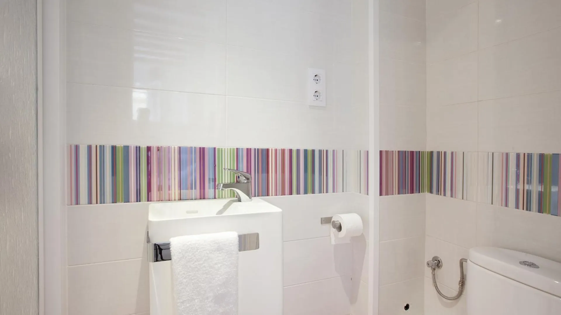 Barnapartments Basic Gracia Barcelona Lägenhet